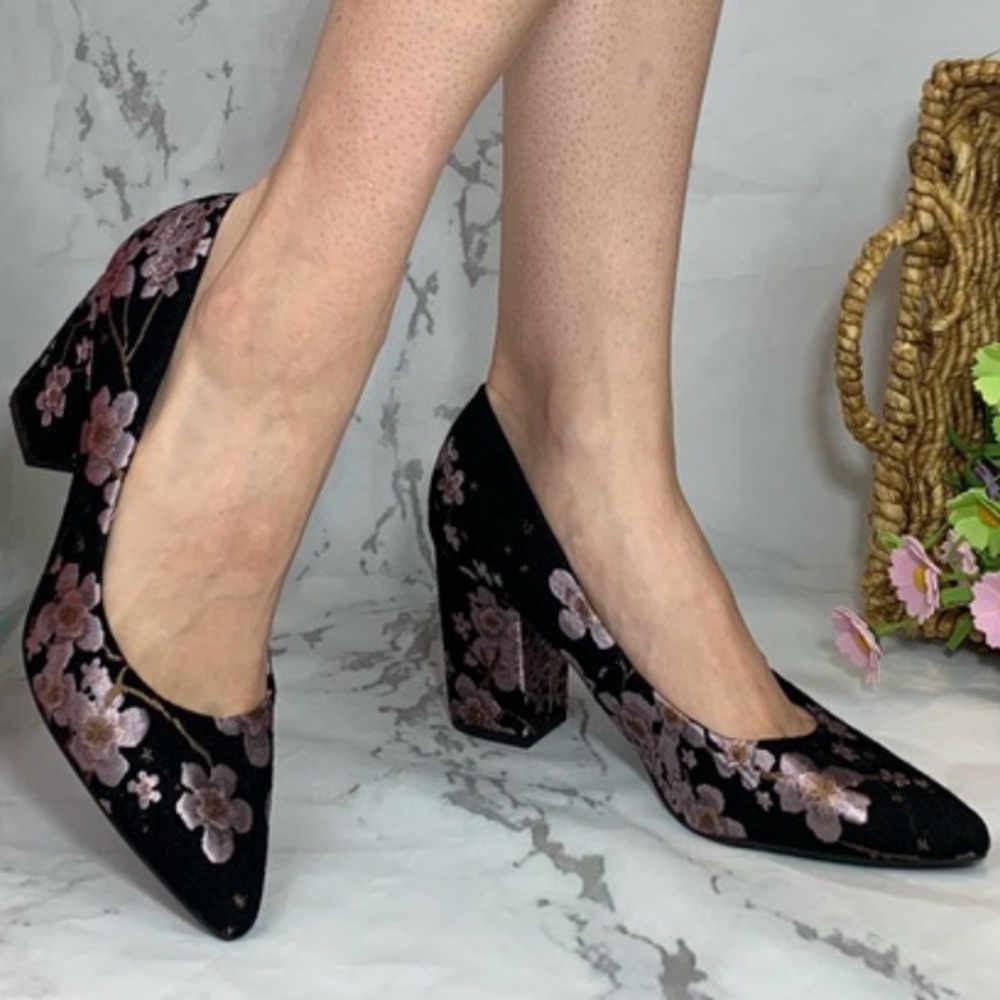 Rampage "Bethie" Floral Print Pointy Toe Pumps Block Heel Purple Black 10